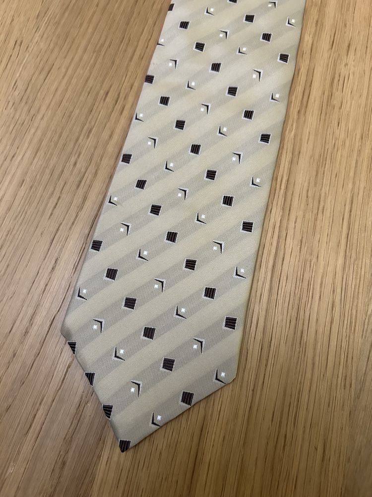 Krawat meski. Kolor beżowy