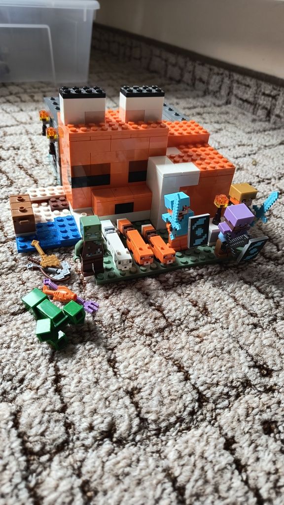 Lego Minecraft siedlisko lisów i zbrojowania