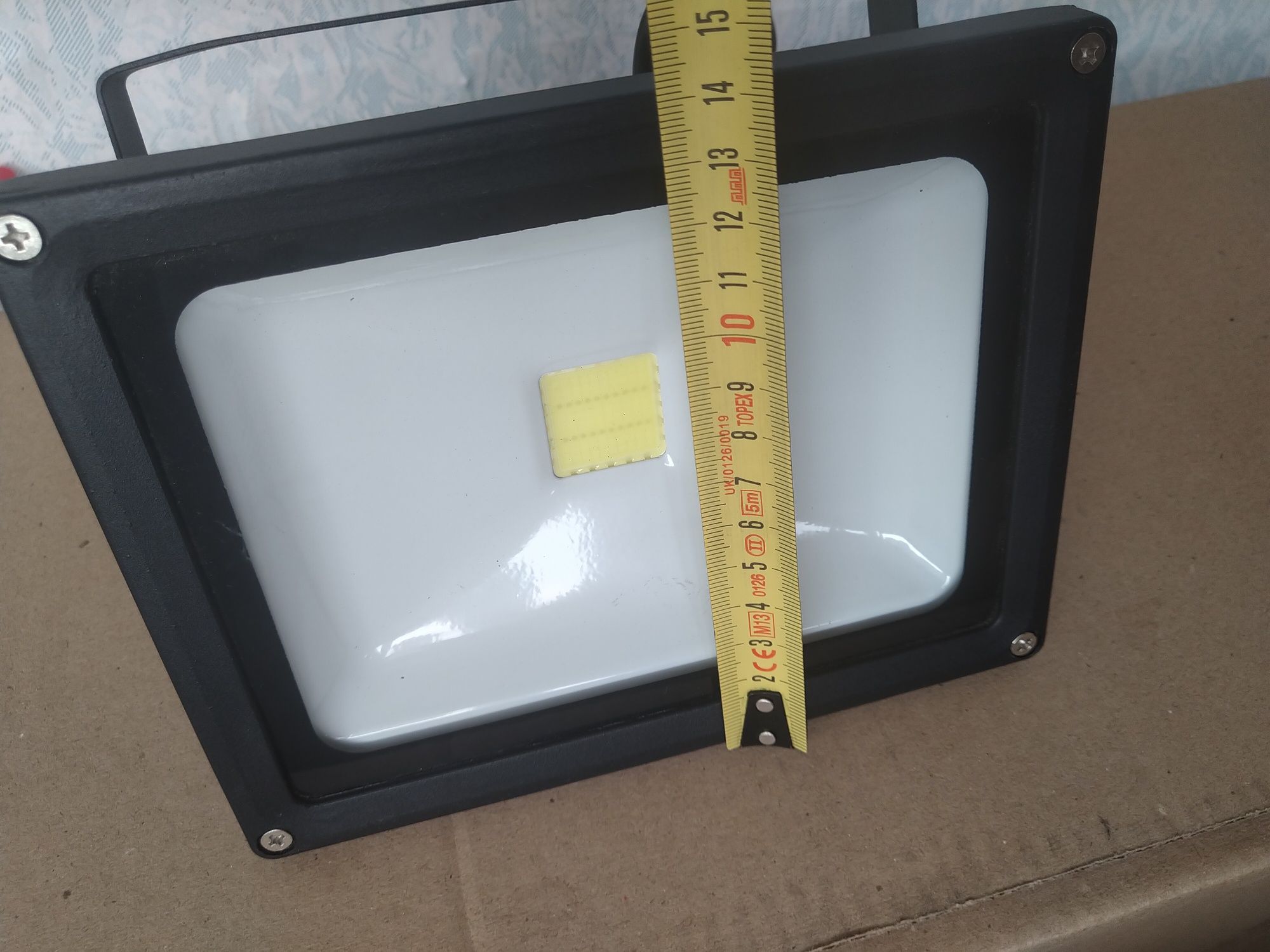 Лампа люминесцентная Flux 1900LM 20w 6000K 110-250V бу