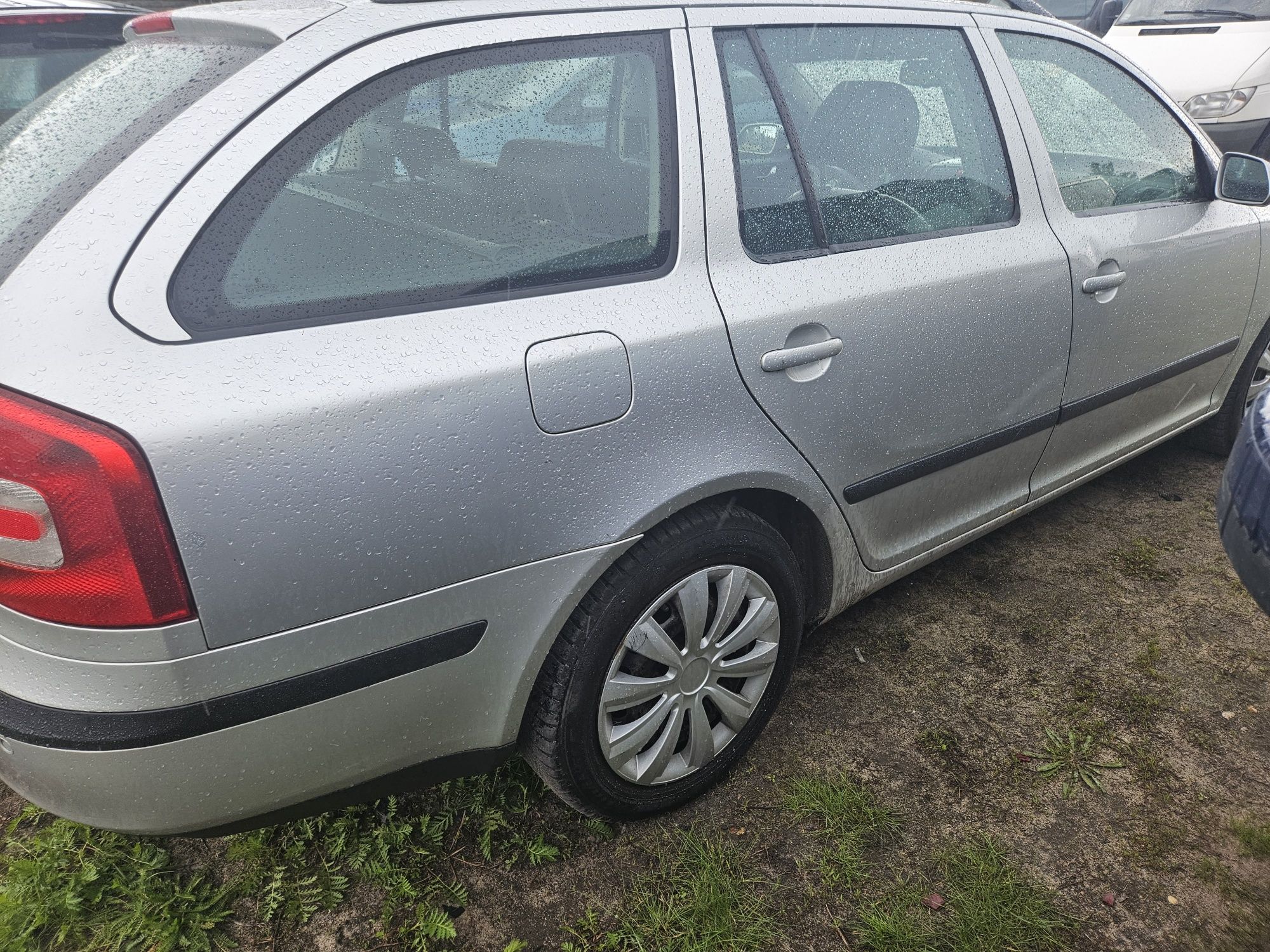 Skoda Octavia 2 zderzak maska lampa blotnik drzwi klapa koła 9102