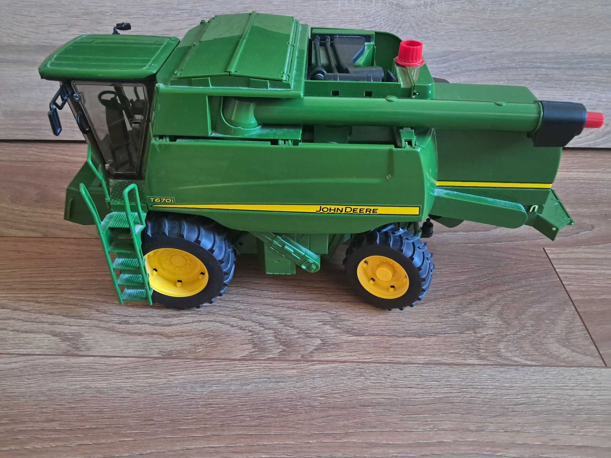 Kombajn BRUDER John Deere T670i BR-02132