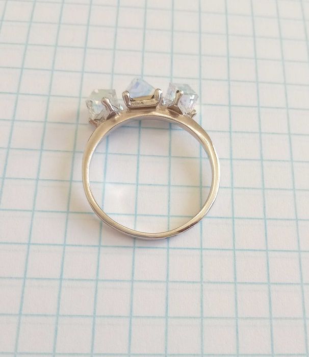 Кільце каблучка з каменями, срібло 925 проби, 19 розмір