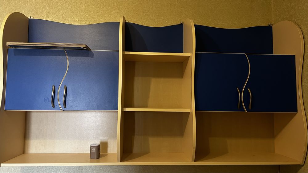 СРОЧНО!!! Комплект мебли (шкаф , кровать, полки)