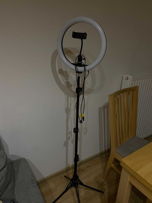 Lampa led do zdjęć z regulowanym statywem