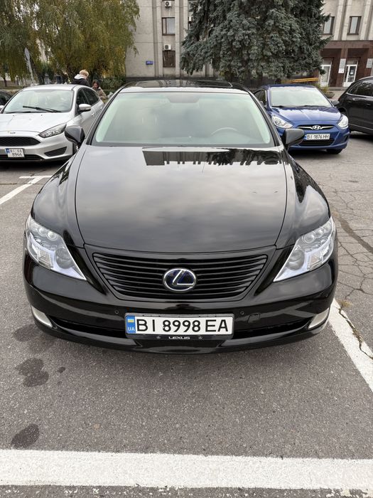 Lexus LS600L 2008 года в родной краске, новая пневма и батарея