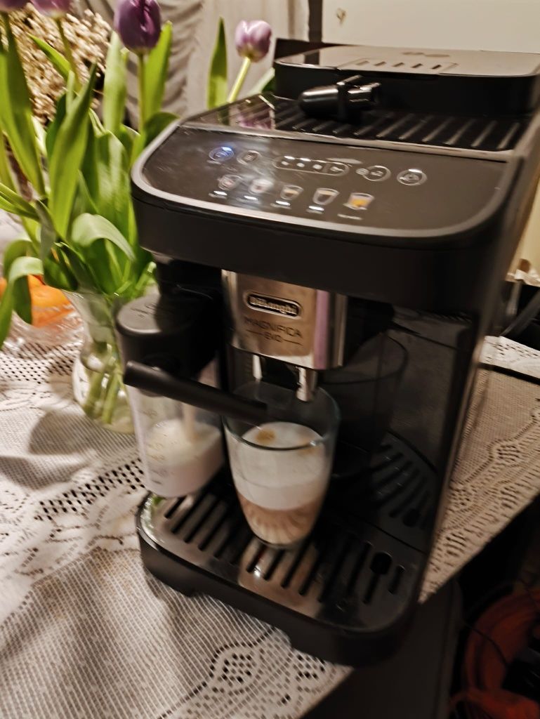 Ekspres do kawy DeLonghi Magnifica Evo