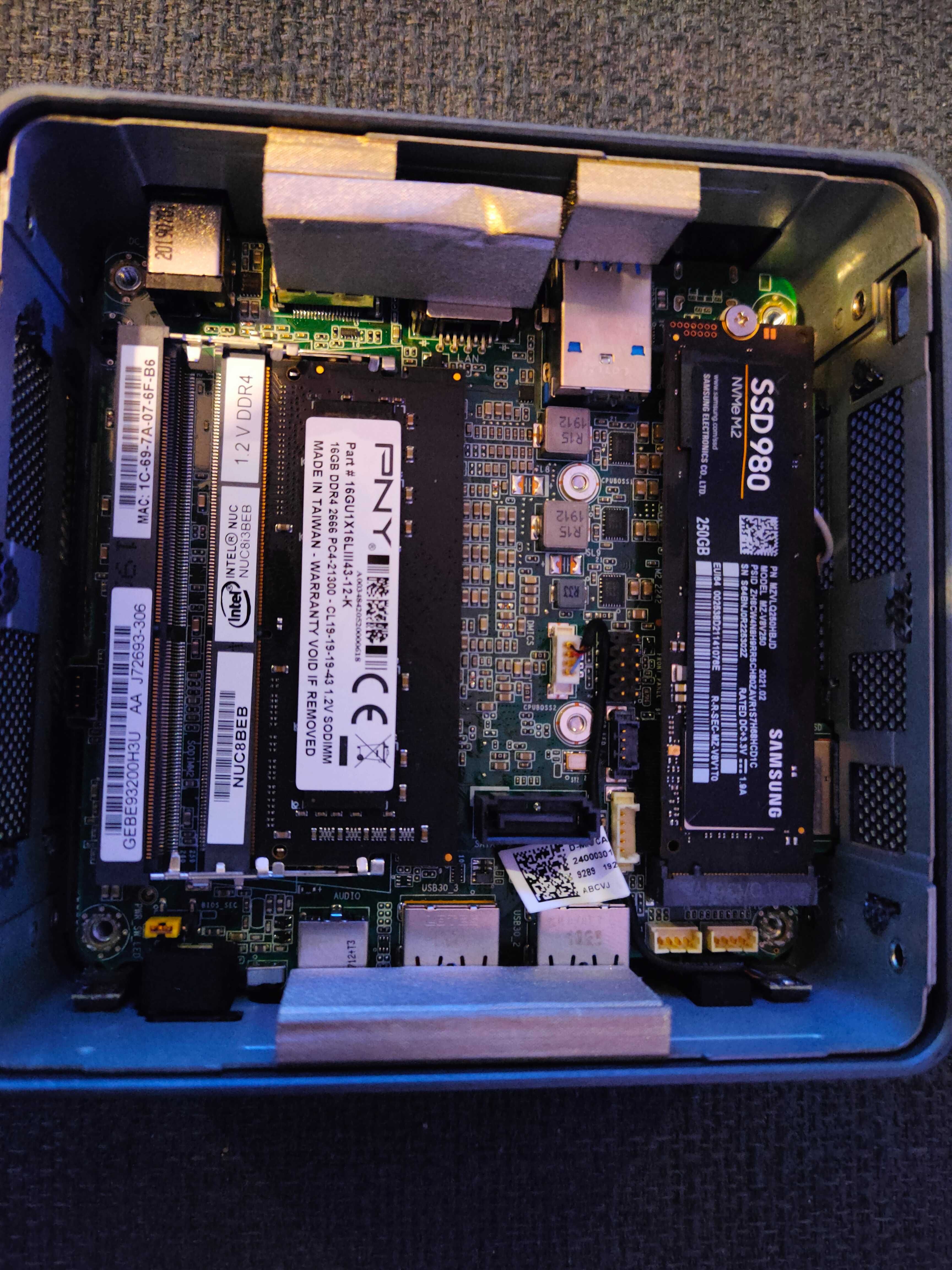 Intel NUC i3-8109U NUC8i3BEH 16GB RAM 2x Dysk
