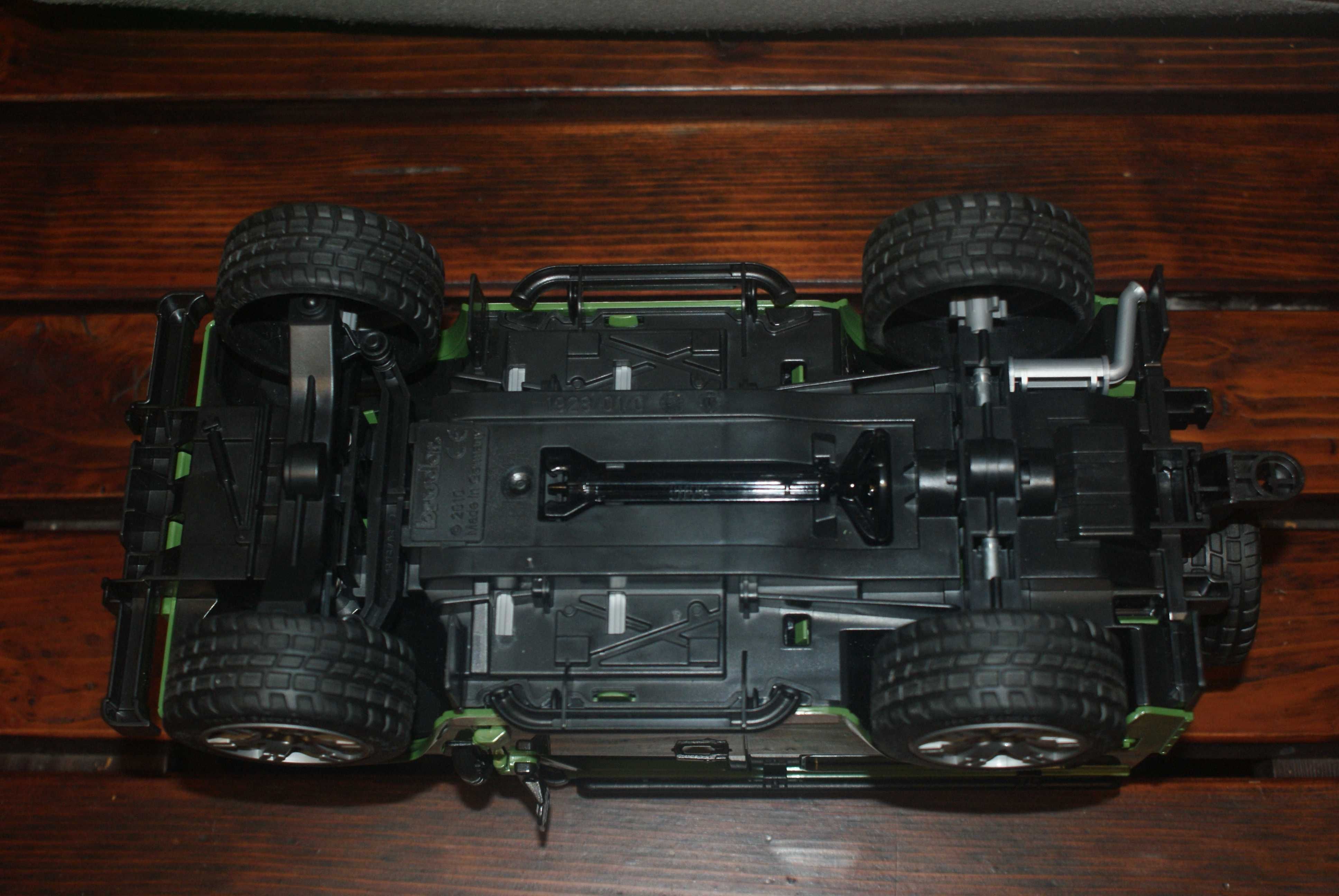 Bruder Land Rover Defender model