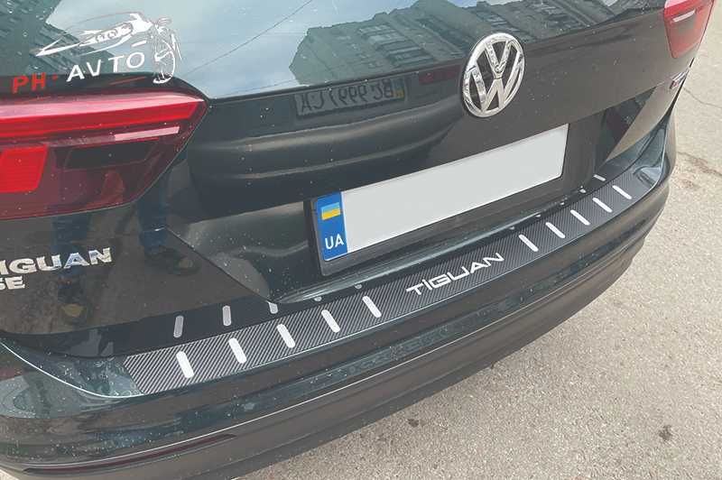 Накладка на задний бампер VW Tiguan L 2016+ USA нержавійка в карбоні
