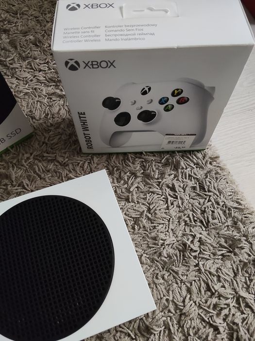 Xbox series S como nova na caixa + 2 comandos