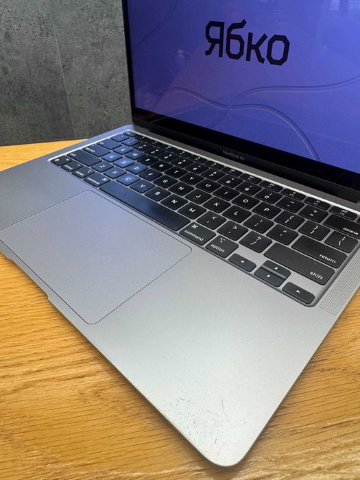 Вживаний MacBook Air 13 M1, Space Gray, 8GB / 256GB (MGN63, 2020)