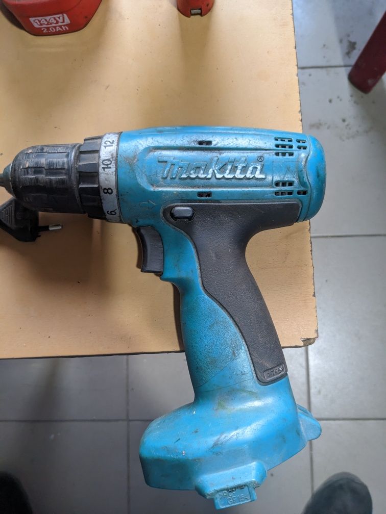 Шуруповерт Makita