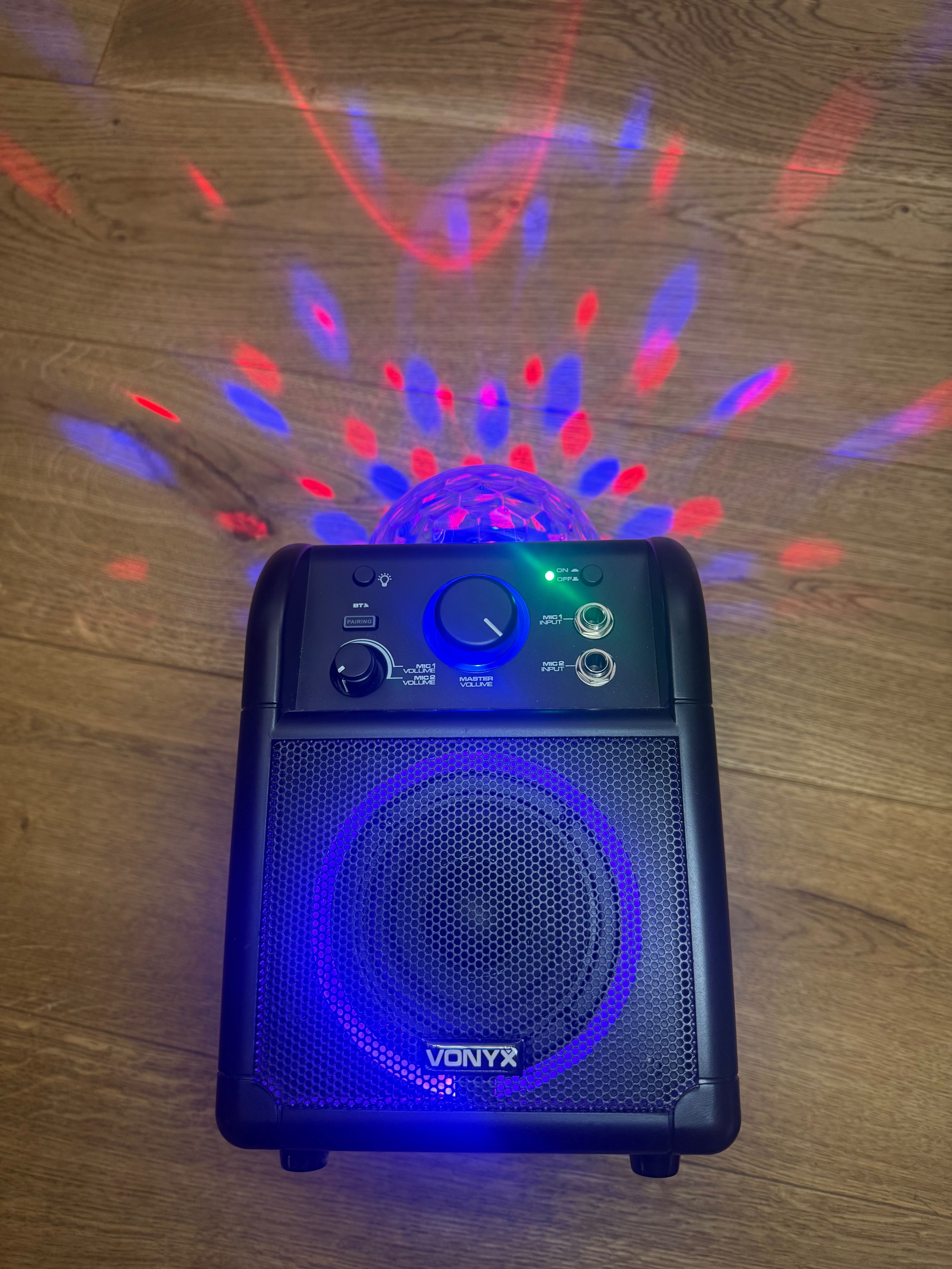 Vonyx SBS55B z 2 mikrofonami, Bluetooth i efektem świetlnym