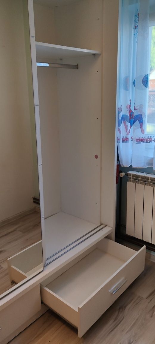 Szafa duża, oświetlenie LED