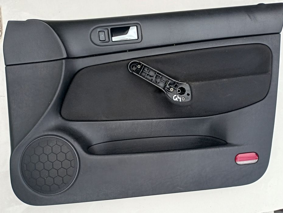 boczek drzwi tapicerka vw golf 4  prawy przód ##