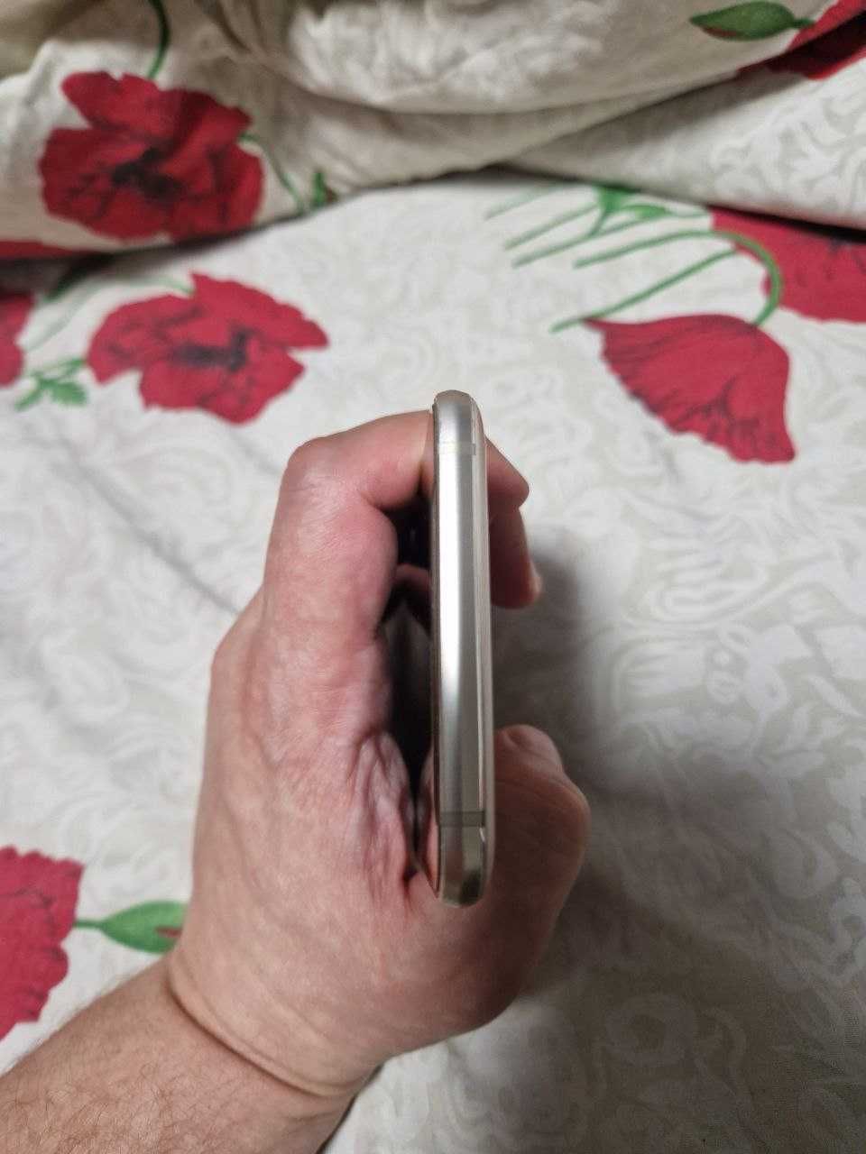 Смартфон Samsung j7 2016