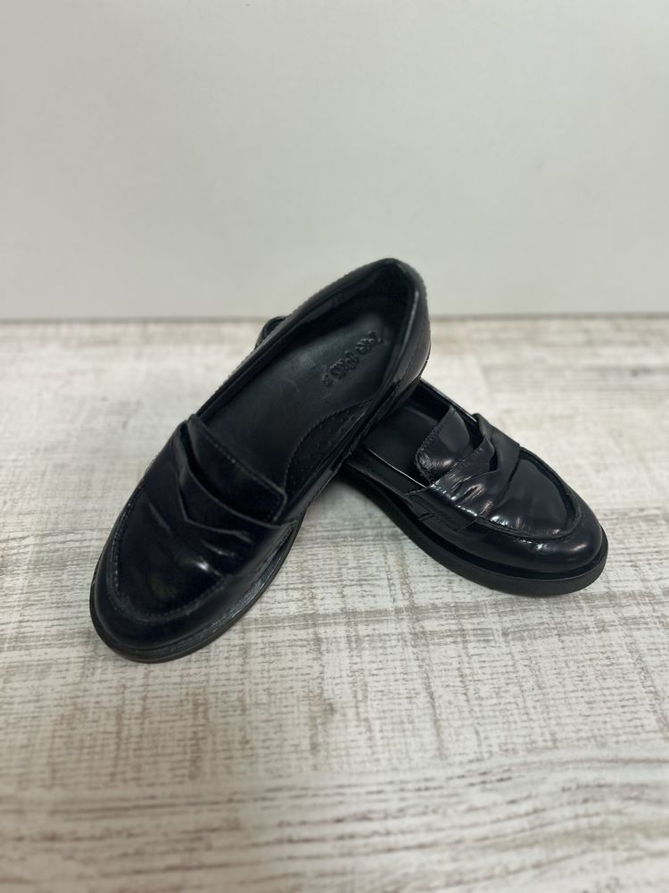 Шкіряні туфлі Zara 31