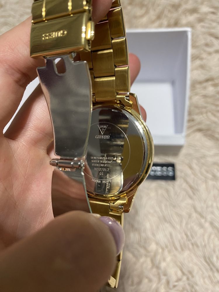 Жіночий годинник GUESS SOLAR w1070l2 gold