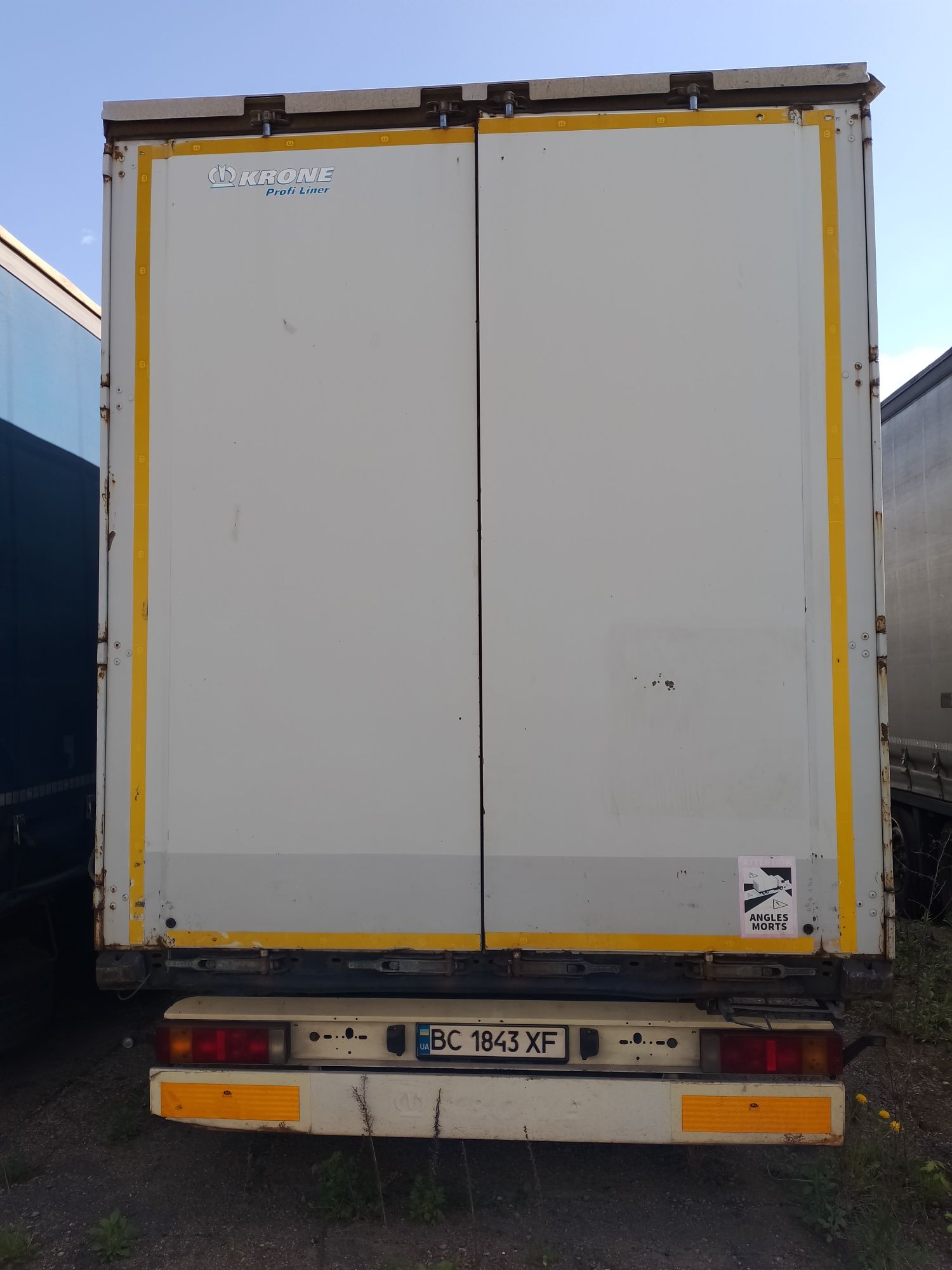 Продам напівпричіп Krone SD