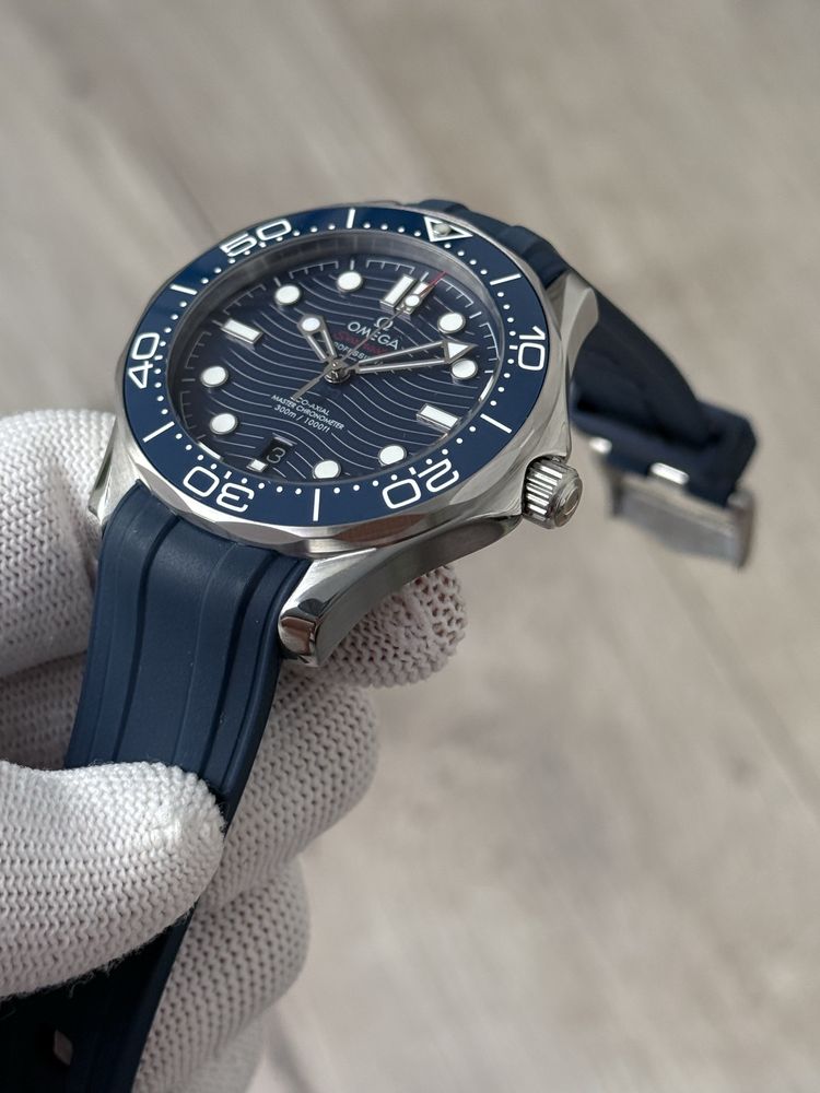 Швейцарские часы Omega Seamaster Diver 300M Master Co-Axial Blue