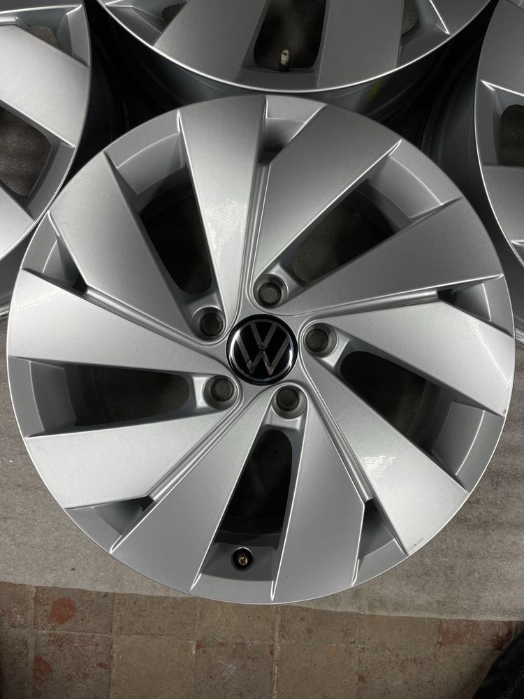 Диски R17 5x112 Et46 6.5J. Volkswagn Golf Jetta Caddy Touran E-Golf
