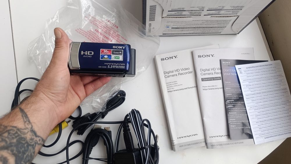 Camcorder Sony HDR-CX200 full hd com cartão de memória