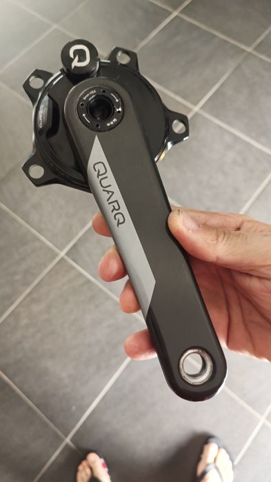 Pedaleiro Quark carbono 165mm com potênciometro