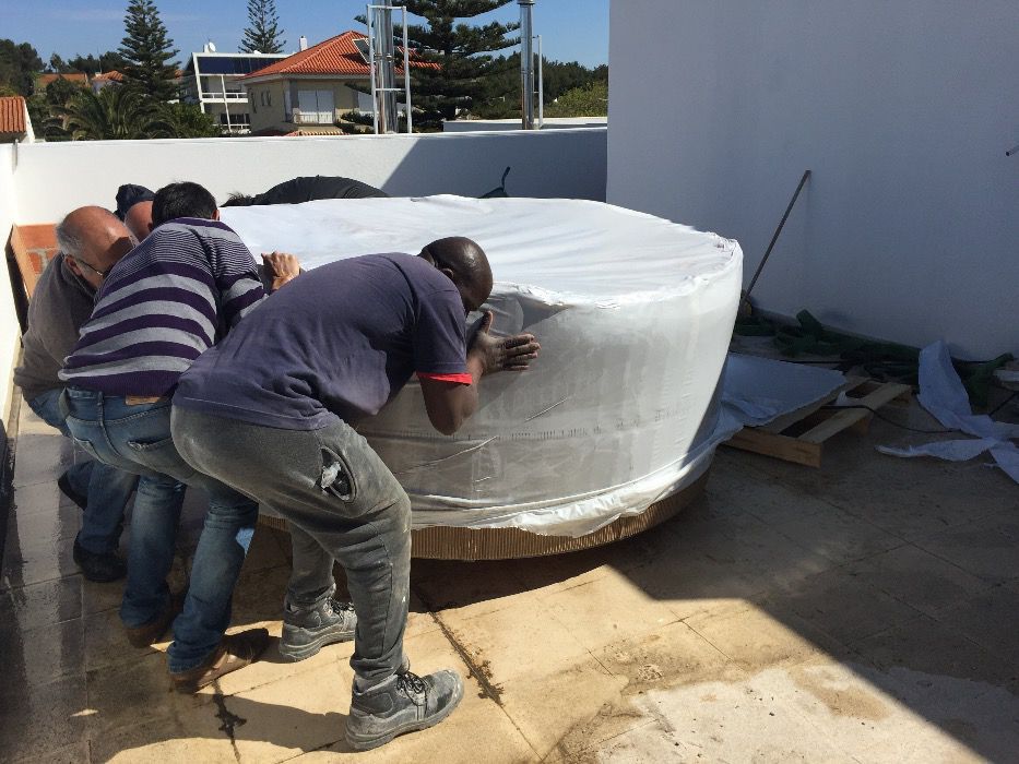 Spas hidromassagem Jacuzzi entrega com grua em sua casa