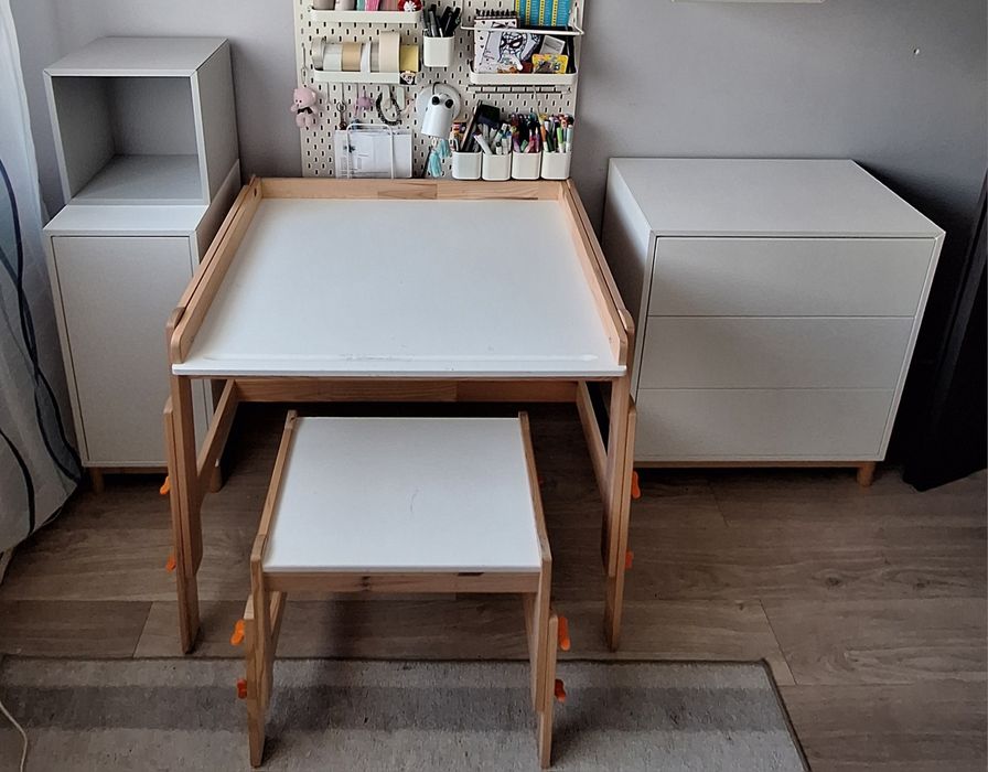 Zestaw mebli ikea Flisat biurko ława i Eket komoda szafla