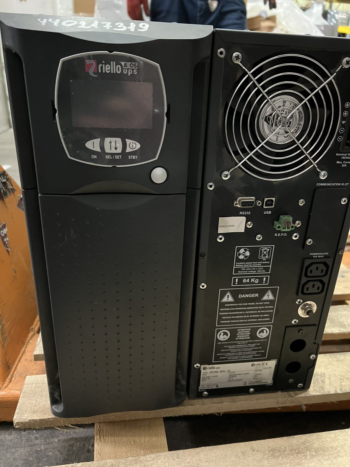 Бесперебійник ДБЖ Riello UPS SDL 6000 A4