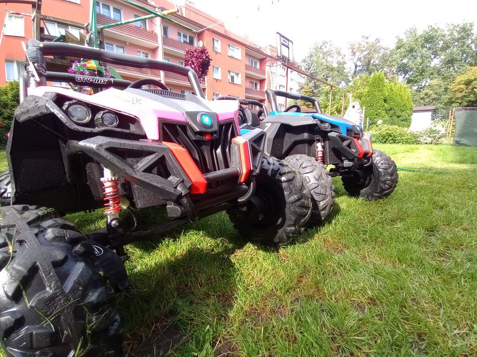 Różowy Jeep dla dziecka