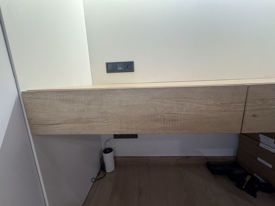 Стіл робочий підвісний