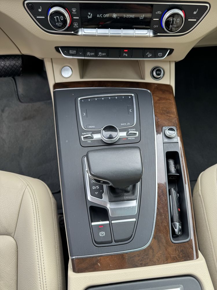 Audi Q5 2017 рік