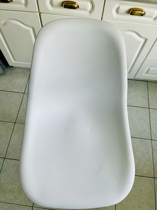 Krzesło wysokie hoker białe jak nowe
