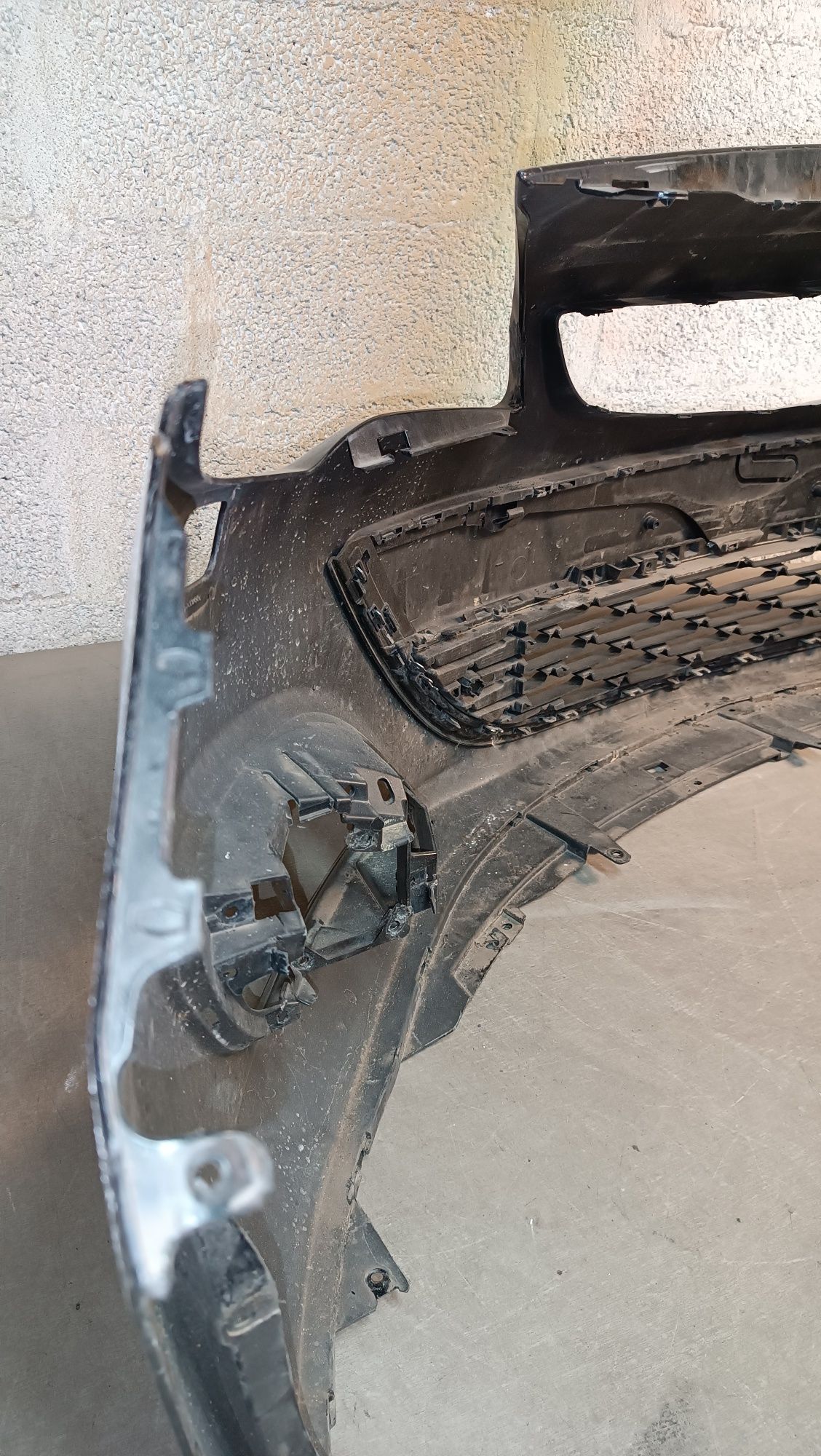 Vendo parachoque de frente Opel Astra J ano 2011/15