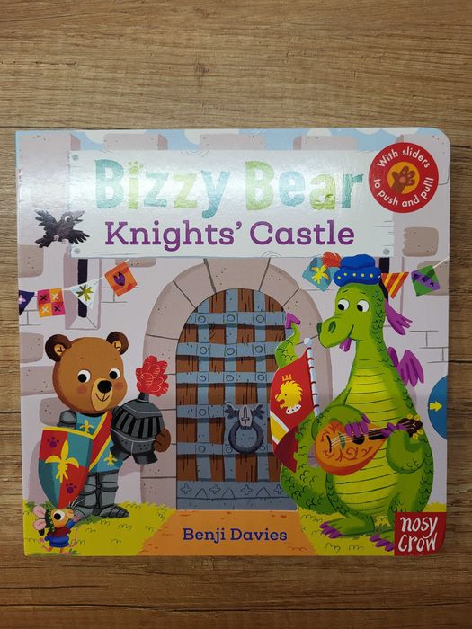 Bizzy Bear Knights' Castle 2022 ENG - książka w języku angielskim