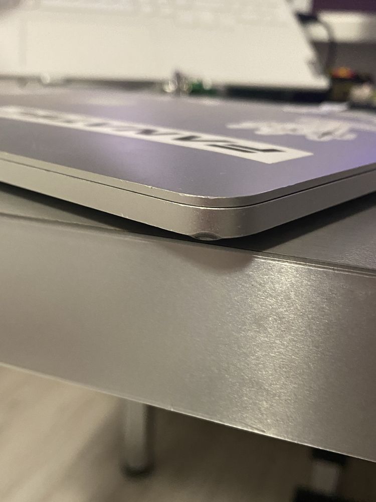 MacBook Pro 13 2017 8/512