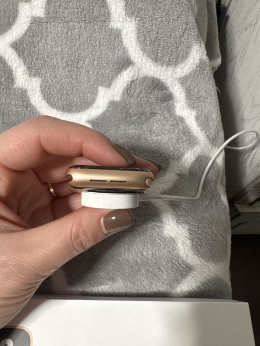 Apple Watch SE 40 mm Gold