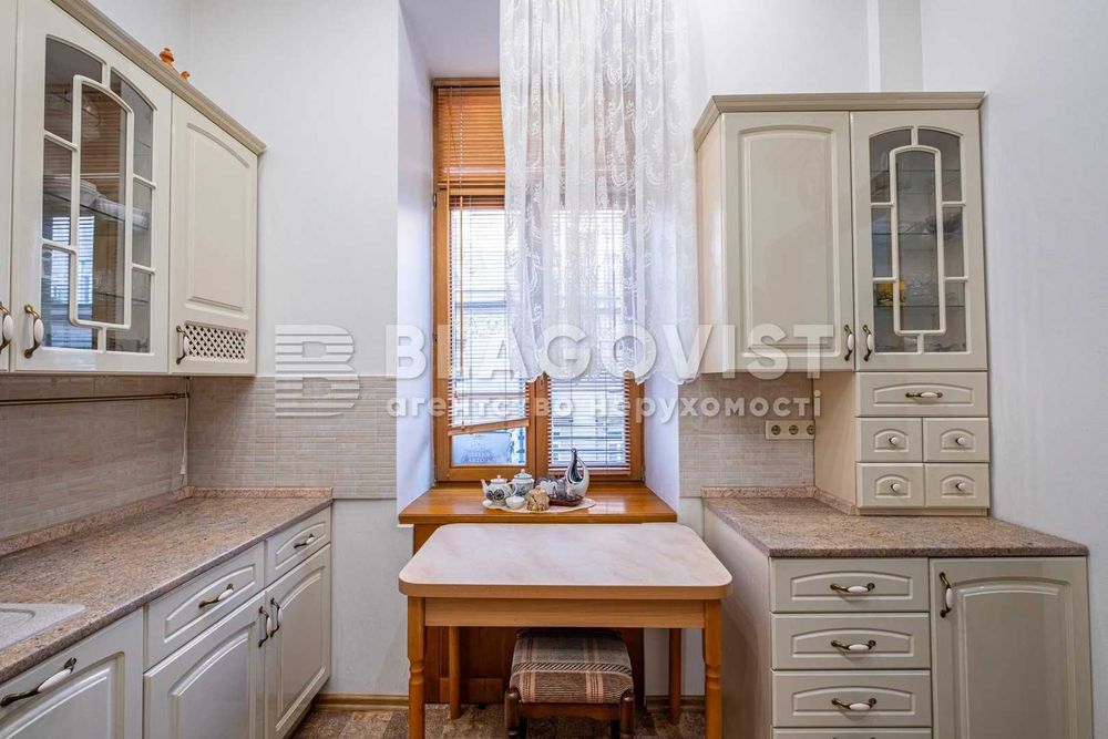 Хрещатик 15 Городецького Заньковецької  Пасаж 3К/72м2