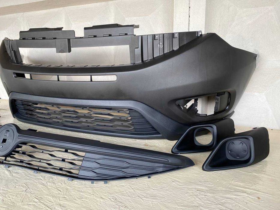 Бампер решітка Фіат Добло 263 Решетка Fiat Doblo 15-