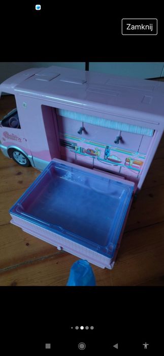 Kamper Barbie. super stan