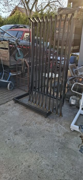 Stojaki sklepowe na płytki panele regały