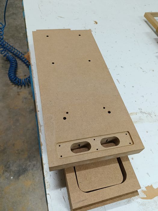 Frezowanie CNC detale i serie drewno , sklejka , hpl , mdf