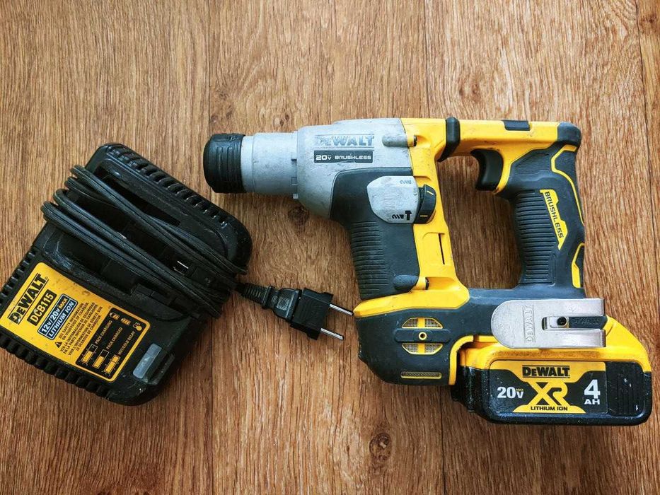 Аккумуляторный перфоратор Dewalt DCH172 20V комплект