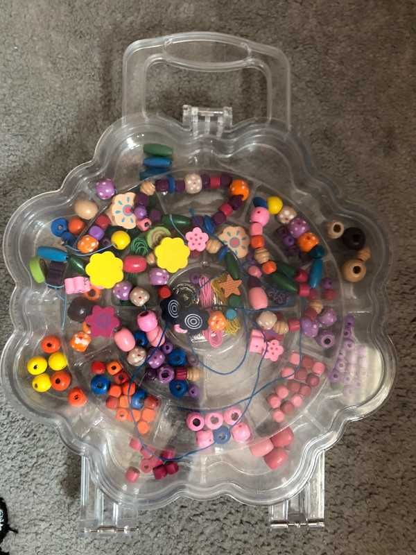 Smiki, Stylo, Wooden beads, zestaw drewnianych koralików w walizce