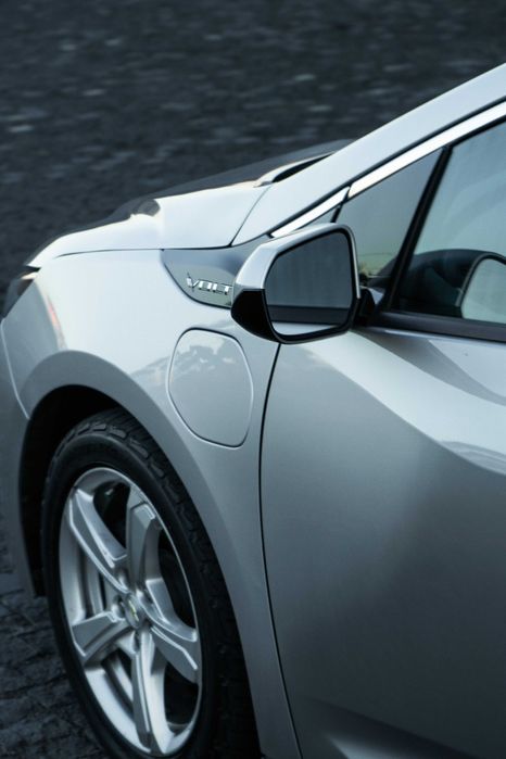 АВТО Chevrolet Volt 2016
