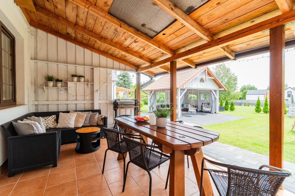 Apartament z tarasem i jaccuzi, wanną i wyjściem na ogród nad morzem w