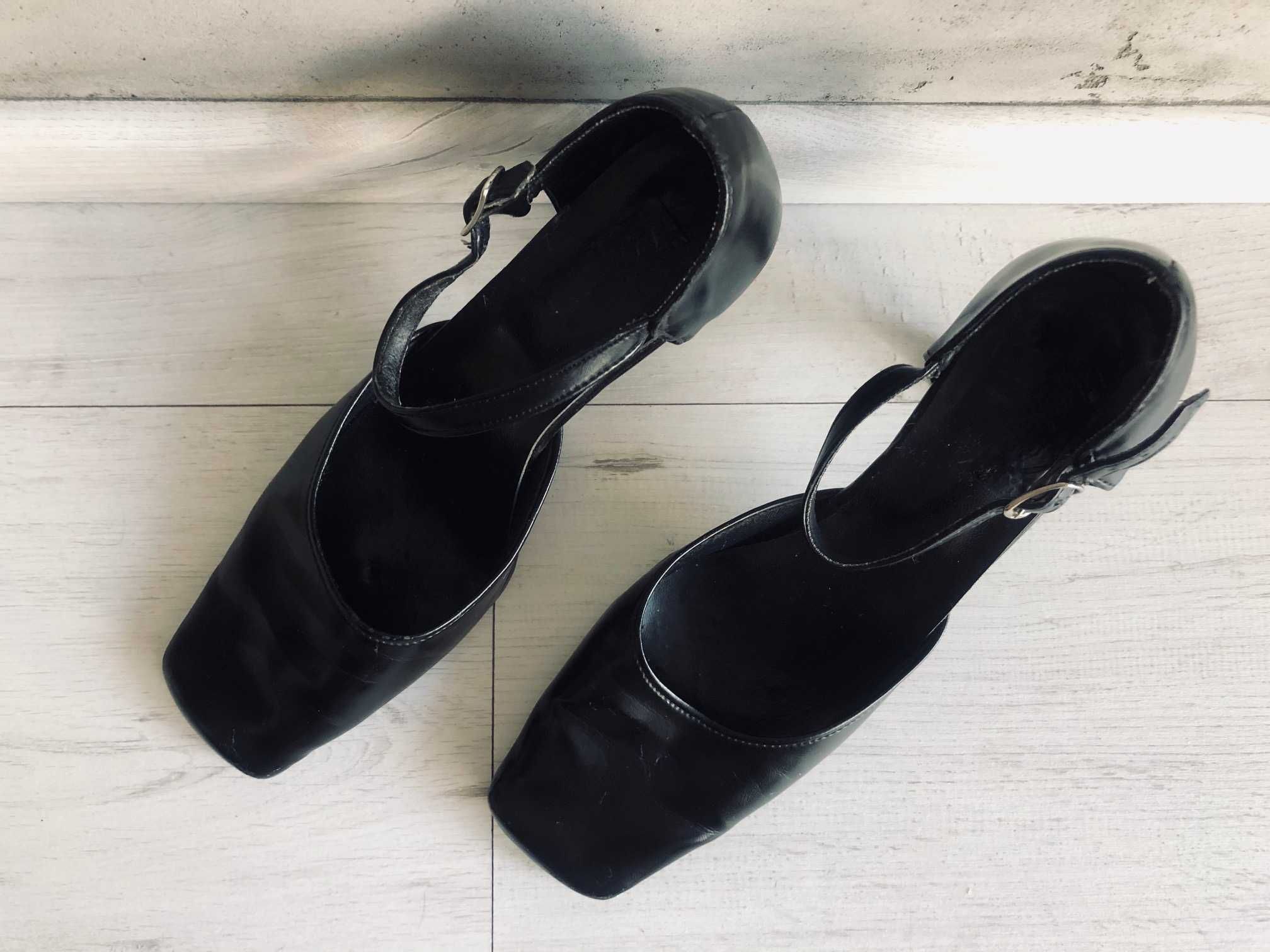 Czarne sandały buty prostokątny obcas CCC 36