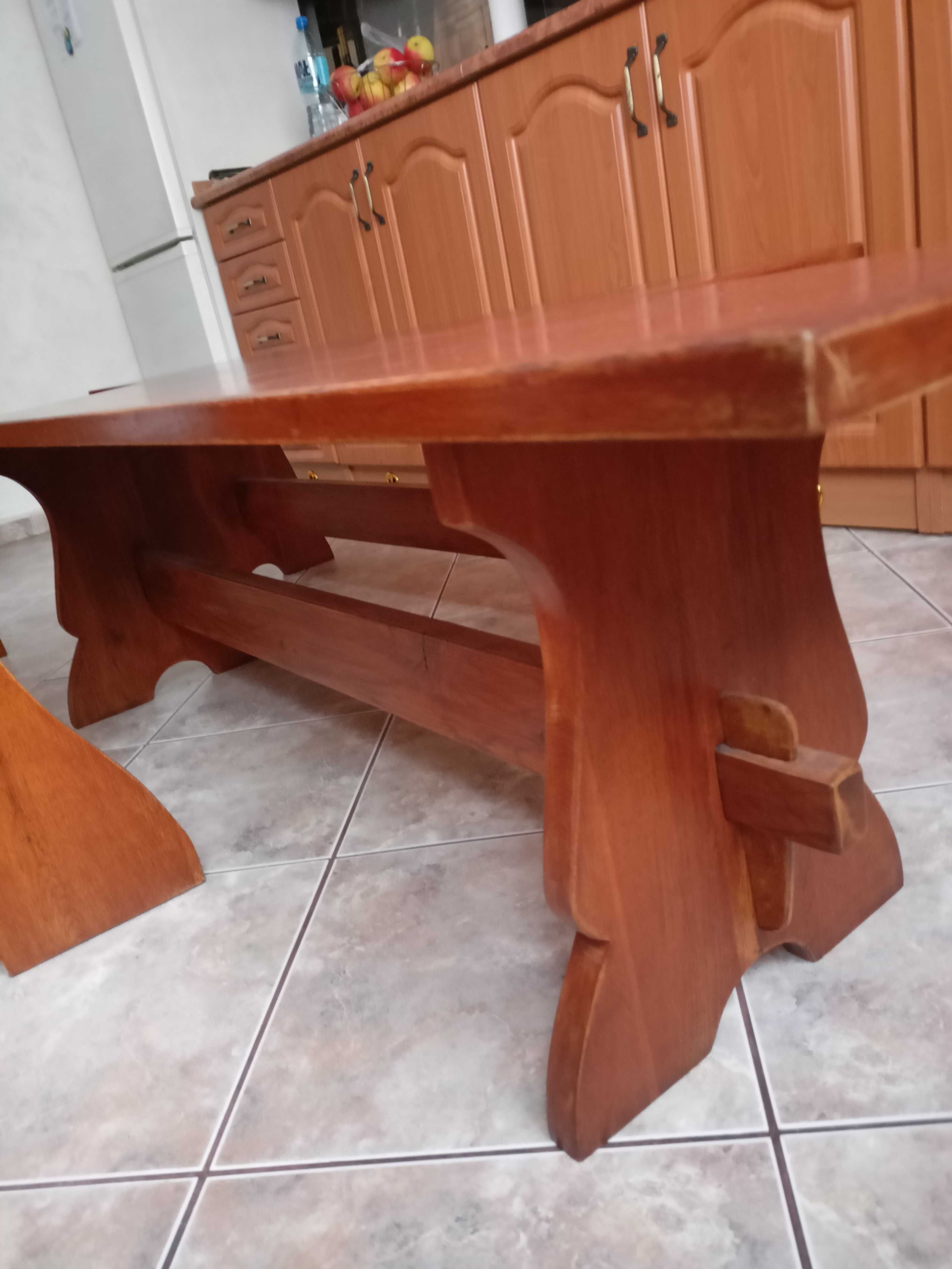 stół z ławkami do kuchni
