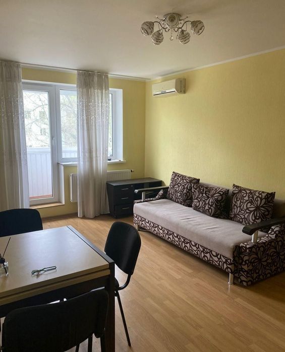 Срочно!!! Сдам 2 кв м Дворец Спорта Бульв. Юрьева 7000 + сч.